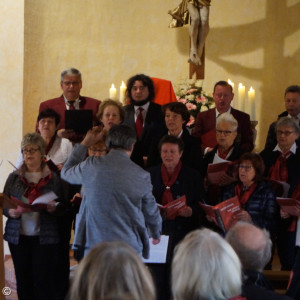 Der Gottesdienst wird von den Chorgemeinschaften Simmelsdorf/Hüttenbach mitgestaltet.